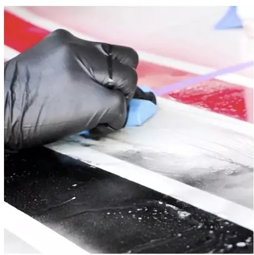 Čištění a dekontaminace laku